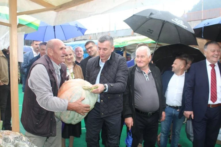 Održan 16. Konjic Food Fest – praznik domaćih okusa, tradicije i vrijednih ruku — fotografija galerije