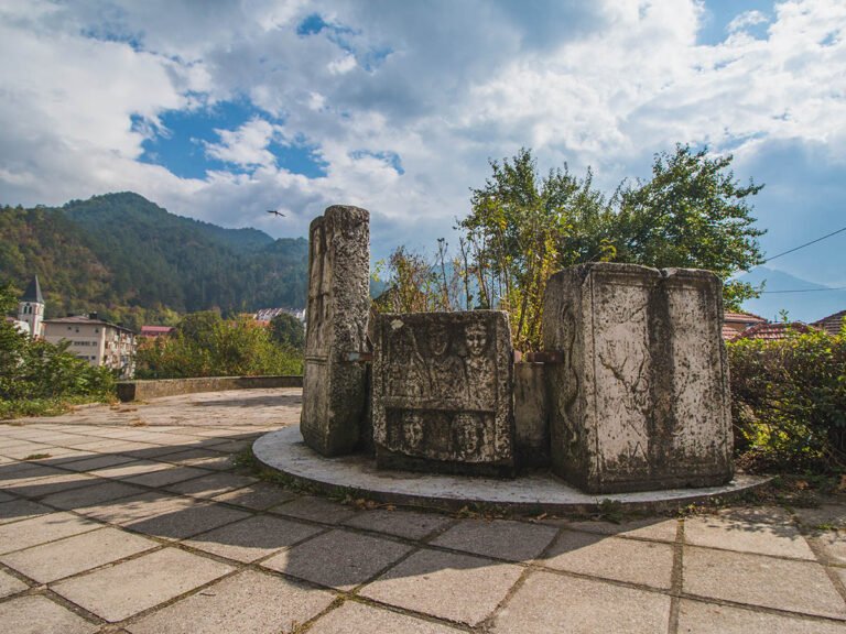 Kameni čuvari prošlosti Konjica — fotografija galerije